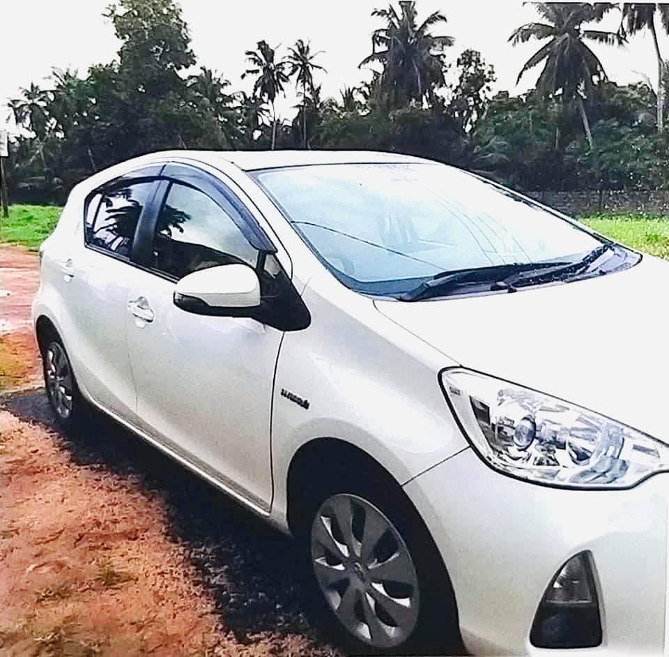 Toyota Toyota Aqua Urban 2015
